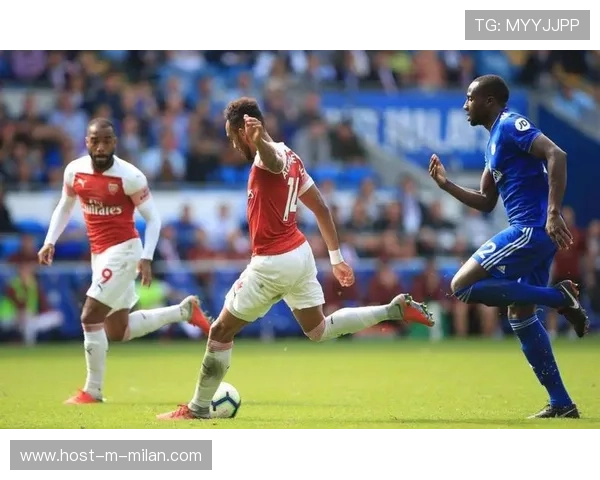 前锋在禁区假动作训练中刻意练习晃动与抢点节奏